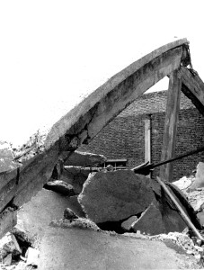 Photo 1956 GU effondrement construction016.jpg